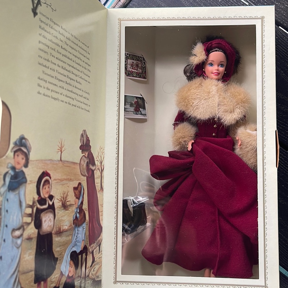 ✨Vintage Victorian Elegance Barbie Doll ~ 1994 ✨